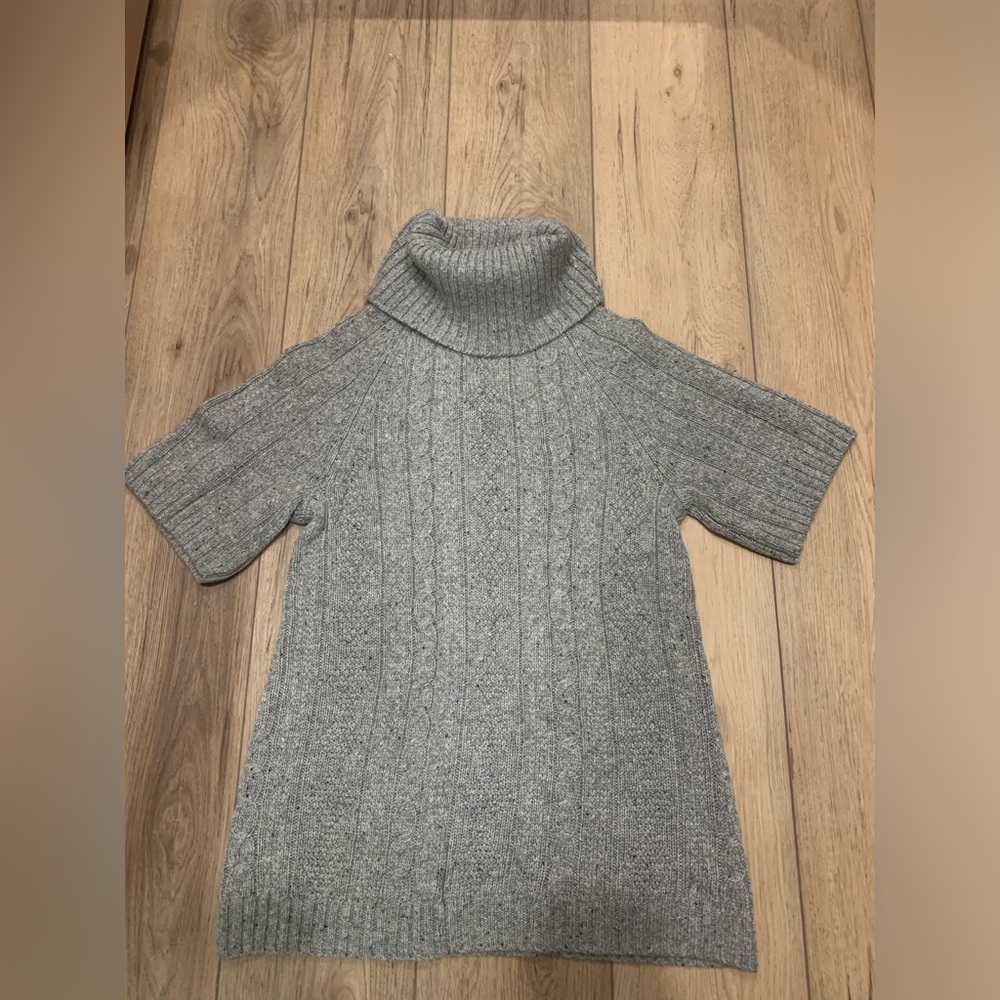 Uniqlo short-sleeved turtleneck